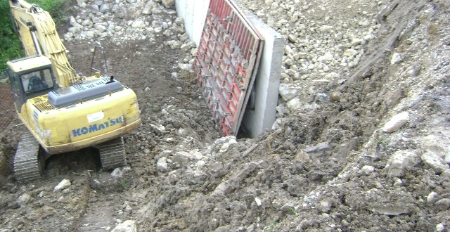 U toku radovi na rekonstrukciji puta i saniranju klizišta na putnom pravcu Kakanj – Bijele Vode