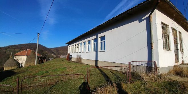 Projekat UG “Alternative” Kakanj: Novi prozori i vrata za školu u Nažbilju (Kaportal)