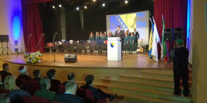 Obilježavanje 25.novembra-Dana državnosti BiH u Kaknju: U Domu kulture upriličena svečana akademija