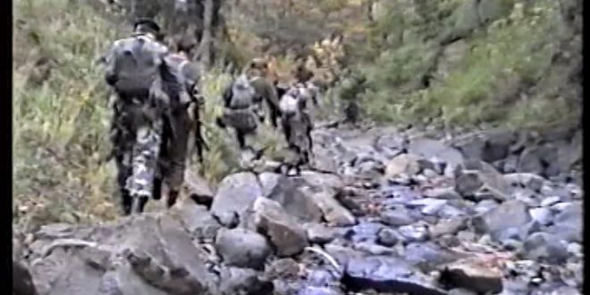 5.januara 1993.godine formirana 309.brdska brigada Kakanj: Borci 309. brdske brigade Kakanj u trenucima odmora, narodno kolo uz harmoniku i frulu