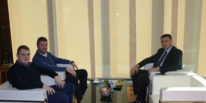 Oblast građevinarstva u BiH dobila je ono za čim je naprosto vapila – profesionalnu online platformu koja omogućava povezivanje sa građevinskim kompanijama, dijeljenje informacija, predstavljanje vlastitih projekata…: Posjetite www.gradi.ba